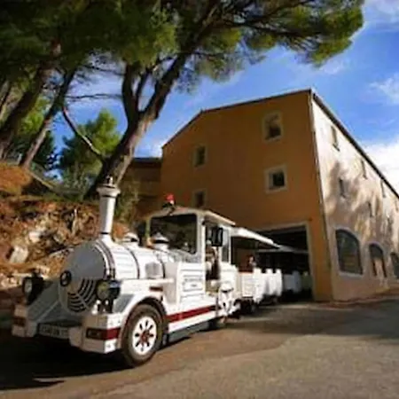 Historic Wine Cellar In The Heart Of Corbieres Casa vacanze *
